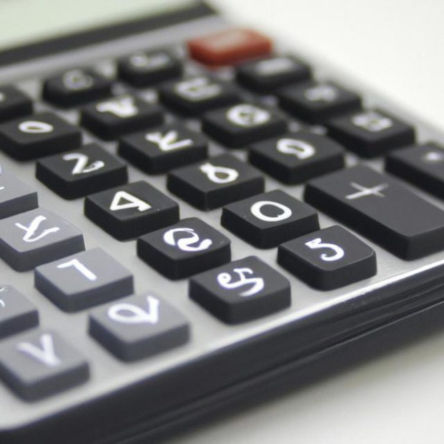 Jak zrobić ułamek w Wordzie?