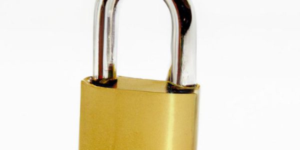 Hack into Facebook – czy da się włamać do FB?