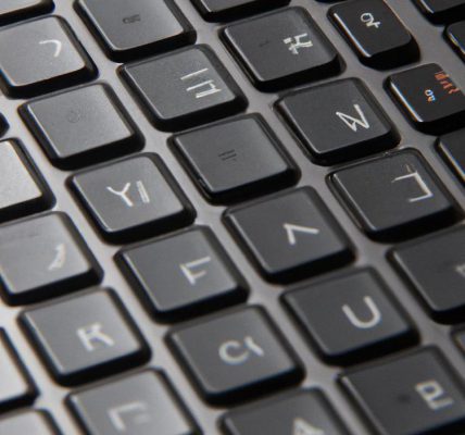 Jak wykonać test wydajności komputera online?
